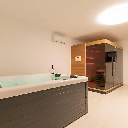 Villa Mia 2