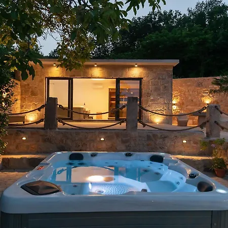 Villa Mia 2 *