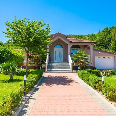 Villa Mia 2